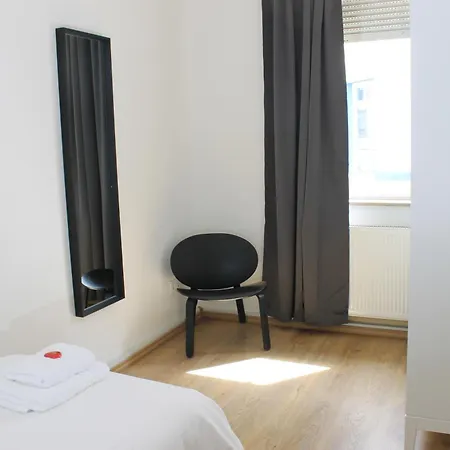 Zentral Gelegene Im Erdgeschoss Fuer 3 Personen - Kueche, Waschmaschine, Zwei Schlafzimmer Lejlighed Paderborn