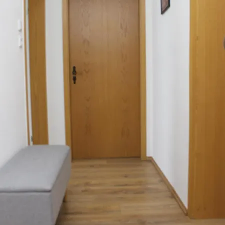Zentral Gelegene Im Erdgeschoss Fuer 3 Personen - Kueche, Waschmaschine, Zwei Schlafzimmer * Paderborn